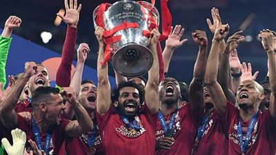 ‏صلاح يتسلم جائزة جديدة للفوز بدوري أبطال أوروبا (صور)