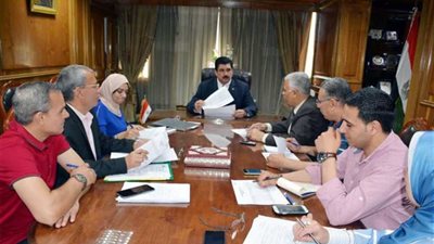 محافظ القليوبية يتابع خطة تنفيذ المشروعات الخدمية والاستثمارية
