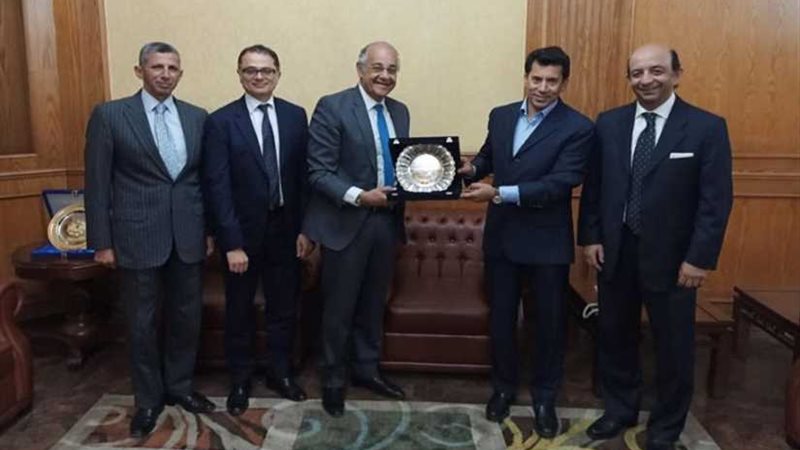 وزير الرياضة يستقبل