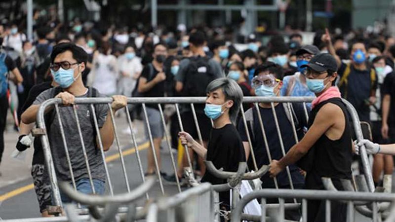 إصابة 72 شخصًا على