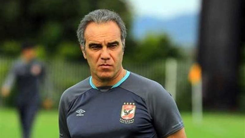 الأهلي ينفي التعاقد