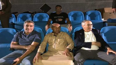 بالصور.. أحمد أحمد يتفقد استاد القاهرة قبل افتتاح الكان