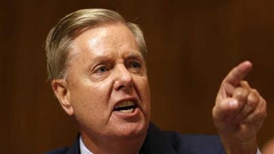 سيناتور جمهوري لترامب: أغرق الأسطول الإيراني واجعلها تشعر بالألم