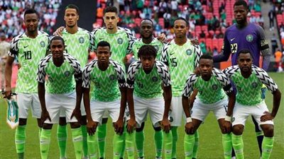 لاعبو نيجيريا يحتفلون بعيد ميلاد إيجالو في معسكر الإسماعيلية