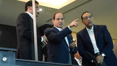 الرئيس السيسى يتفقد استاد القاهرة لمتابعة الترتيبات النهائية لانطلاق بطولة الأمم الإفريقية