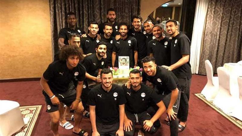 محمد صلاح يحتفل بعيد