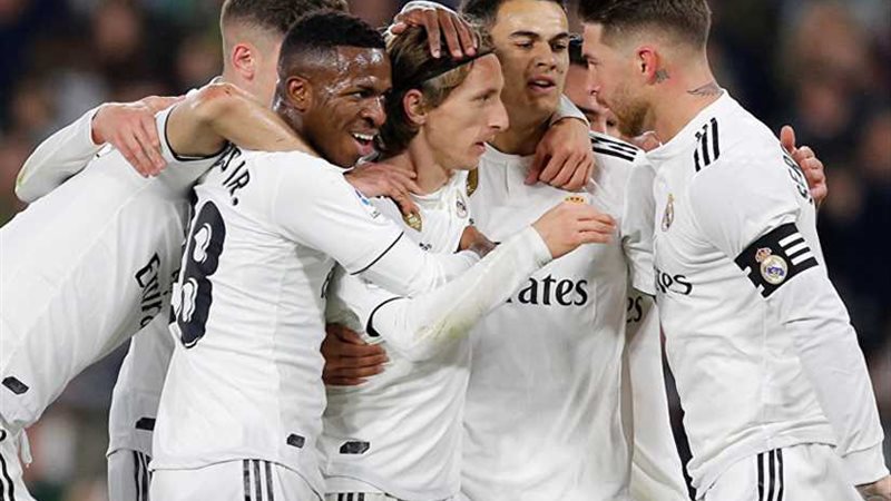 صحيفة أسبانية : 12