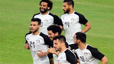المنتخب الوطني يؤدي مرانه بالنادي الصحي داخل فندق الاقامة