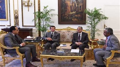 رئيس الوزراء يلتقي رئيس 