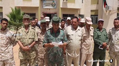 انشقاق الكتيبة 185 عن حكومة السراج وانضمامها للجيش الوطني الليبي (فيديو)