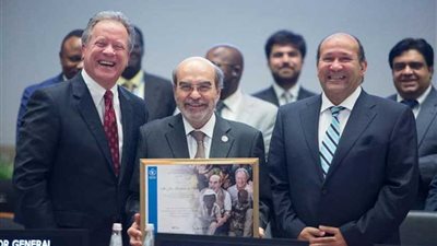 سفير مصر في روما يكرم مدير عام منظمة 