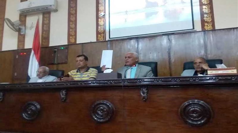 تعليم أسيوط يناقش