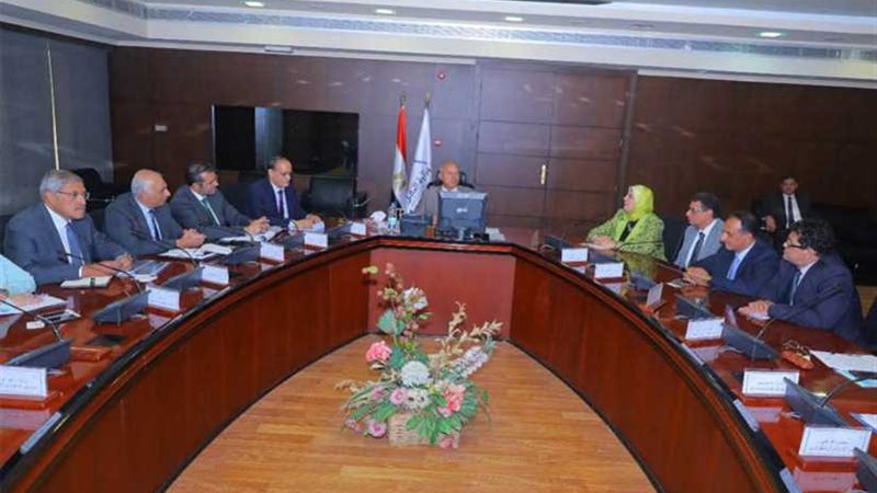 وزير النقل يستقبل