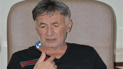 عزوز عادل: الفنان عزت أبوعوف يستجيب للعلاج بشكل جيد