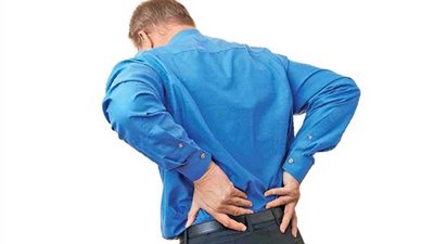 تعرف على أسباب آلام الظهر .. و6 حيل بسيطة تخففها