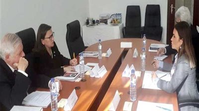 مصر وأمريكا يبحثان التعاون في إقامة مشروعات البنية الأساسية في إفريقيا