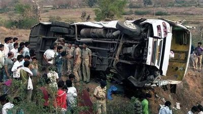 ارتفاع حصيلة قتلى حادث تحطم حافلة شمالي الهند إلى 20