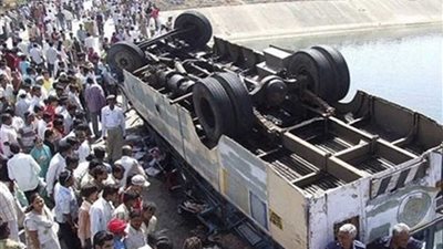 ارتفاع حصيلة قتلى حادث تحطم حافلة شمالي الهند إلى 42