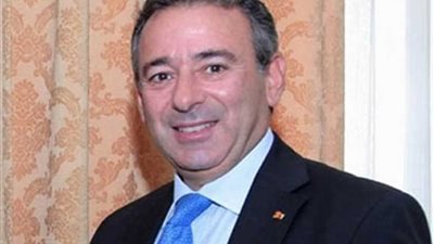 سفير مصر في لندن يلتقي مبعوث رئيسة الوزراء البريطانية لتعزيز التجارة مع مصر