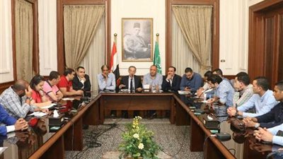 شباب الوفد يناقشون خطة العمل المستقبلية مع قيادات الحزب (صور)