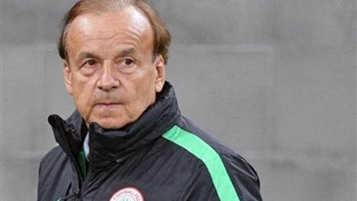 المدير الفني للمنتخب النيجيري يشيد بمعسكر الأكاديمية البحرية