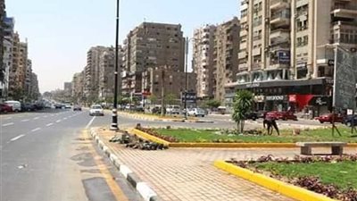 قبل مباراة الافتتاح.. الشوارع خالية والبيوت والمقاهي عامرة.. (صور)