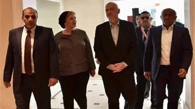 رئيس الفيفا يصل إلى القاهرة لحضور افتتاح أمم إفريقيا