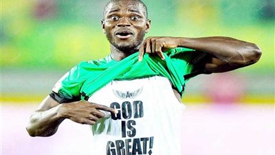 صخرة دفاع غانا يعد بلاده بالكأس الخامسة