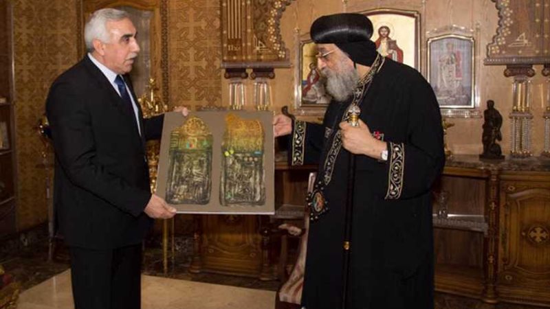 السفير العراقي يتسلم