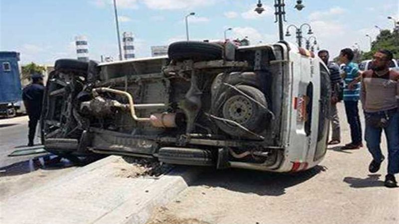 مصرع شخص وإصابة اثنين