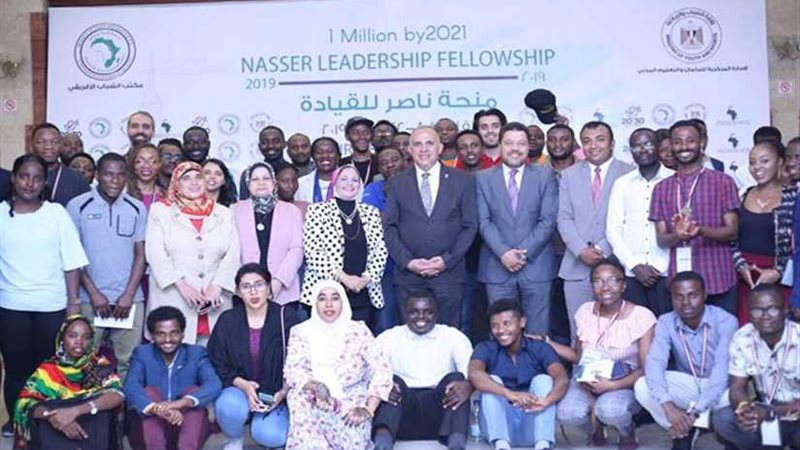 عبدالعاطى يناقش تحديات