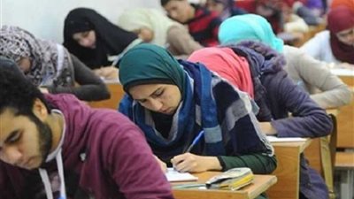 طلاب الثانوية العامة يؤدون امتحاني الفيزياء والتاريخ في سادس أيام الامتحانات