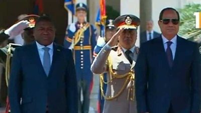 موجز الرابعة.. السيسي يستقبل رئيس موزمبيق.. وإشادات عالمية بافتتاح كأس الأمم الإفريقية 2019