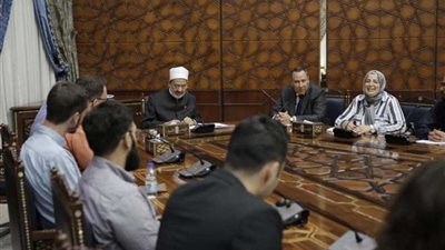 الإمام الأكبر: على المسلمين في الغرب أن يهتموا بالقضايا والقيم الإنسانية في مجتمعاتهم