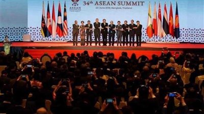 قادة الآسيان يتفقون على العمل لتعزيز اقتصاداتها