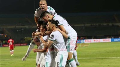 محرز يضيف الهدف الثاني للجزائر في شباك كينيا