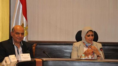 وزيرة الصحة تناقش آليات تنفيذ مبادرة الرئيس لدعم صحة المرأة المقرر إطلاقها مطلع يوليو المقبل