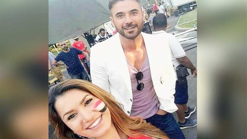 حضور الفنانين يشعل