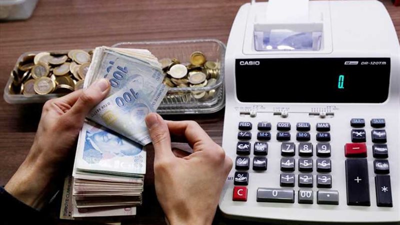 الليرة التركية تهبط