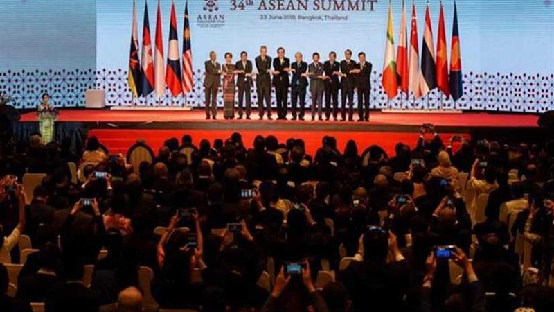 قادة آسيان يؤيدون