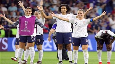 أمريكا تبلغ ربع نهائي مونديال السيدات