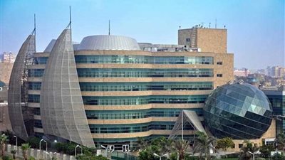 اكتشف .. ماذا يحدث داخل اللجان الخاصة لامتحانات الثانوية العامة في مستشفى 57357؟