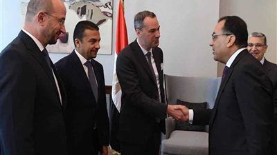 مدبولي يزور مركز التحكم والتشغيل الآلي للسكك الحديد في برلين