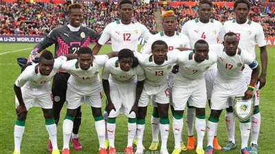 السنغال بالزي الأبيض أمام الجزائر