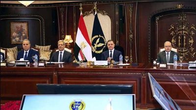 وزير الداخلية يستقبل نائب وزير الأمن العام الصيني