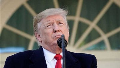 تصريحات غريبة للرئيس الأمريكي عن مضيق 