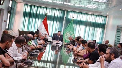 القليوبية تلتقي أصحاب المحلات ببنها لتفعيل طلاء المباني