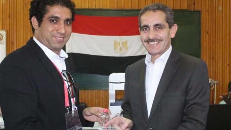 رحمي ومهران يستخرجان