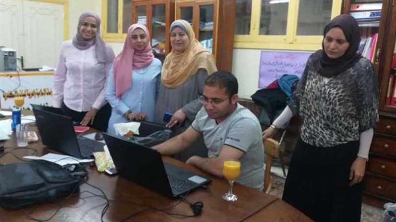 عميد كلية الدراسات