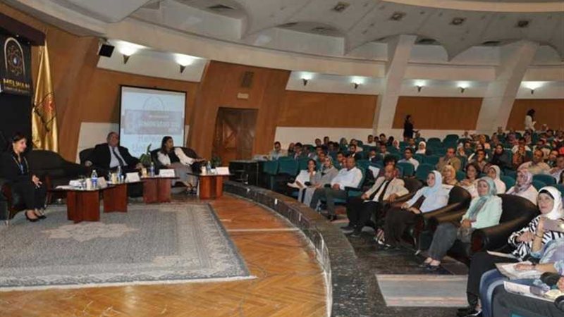 منح دولية لشباب أعضاء